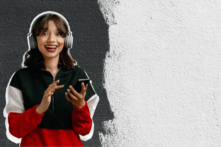 chica-escuchando-musica-con-audifonos-promocion-suscripcion-siloe.png Mujer joven con audífonos escuchando música y usando su celular sobre fondo artístico en blanco y negro, imagen para promoción y contenido inspirador de Siloé.